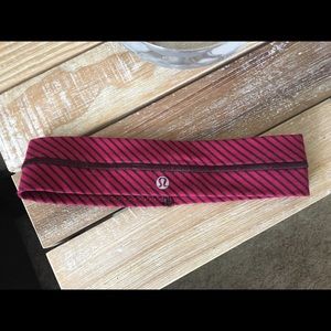 NWOT LuluLemon head band